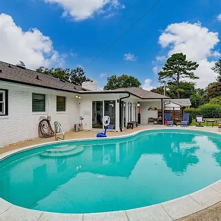 Poolside Bungalow With Fire Pit Fun And King Suite Charlotte Extérieur photo