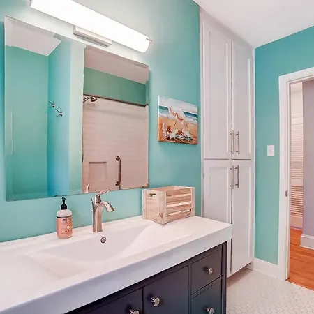 Poolside Bungalow With Fire Pit Fun And King Suite Charlotte Extérieur photo